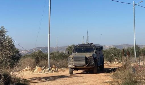 انتشار عسكري بالقرب من مكان القصف في بلدة صير بجنين انتشار عسكري بالقرب من مكان القصف في بلدة صير بجنين 1/12/2024 | المصدر: فلسطين بوست