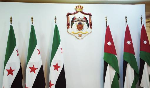 العلم الأردني والعلم السوري خلال زيادة أسعد الشيباني للأردن العلم الأردني والعلم السوري خلال زيادة أسعد الشيباني للأردن | حسنى