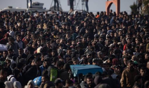 عشرات آلاف الفلسطينيين يبدؤون بالعودة إلى شمال غزة عبر شارع الرشيد 27/1/2025 | المصدر: الوكالة الأوروبية للصور الصحفية