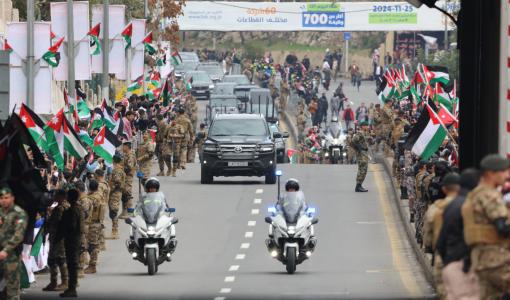 أردنيون يحتشدون في استقبال الملك عبد الله الثاني أردنيون يحتشدون في استقبال الملك عبد الله الثاني 13/2/2025