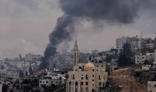 دخان متصاعد إثر غارة شنها الاحتلال على جنين دخان متصاعد إثر غارة شنها الاحتلال على جنين | المصدر: وكالة الأنباء الألمانية