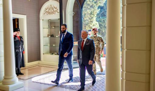 الملك عبدالله الثاني مع الرئيس السوري أحمد الشرع الملك عبدالله الثاني مع الرئيس السوري أحمد الشرع 26/2/2025 | المصدر: الديوان الملكي الهاشمي