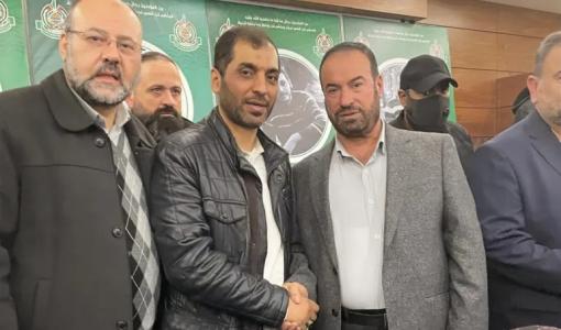 محمد شاهين محمد شاهين (وسط) كان المسؤول العسكري لحركة حماس في لبنان واغتاله الاحتلال في 17/2/2025 | المصدر: مواقع التواصل