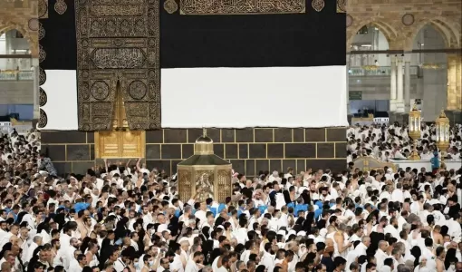 حجاج بيت الله الحرام يؤدون طواف الإفاضة في موسم حج 1445 | المصدر: واس