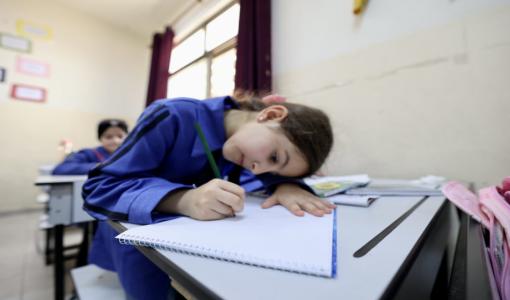 طالبة في إحدى الغرف الصفية | المصدر: المملكة