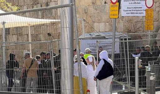 إجراءات إسرائيلية تمنع وصول المسيحيين بحرية إلى كنيسة القيامة