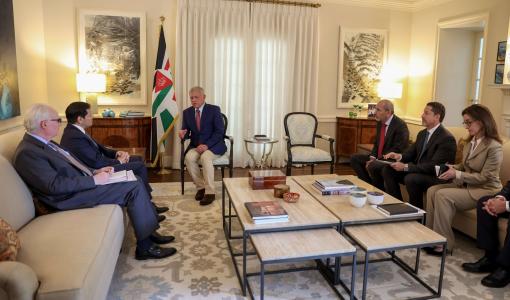 الملك عبدالله الثاني خلال لقائه بوزير الخارجية الأمريكي ماركو روبيو الملك عبدالله الثاني خلال لقائه بوزير الخارجية الأمريكي ماركو روبيو- واشنطن 5/6/2025 | المصدر: الديوان الملكي الهاشمي