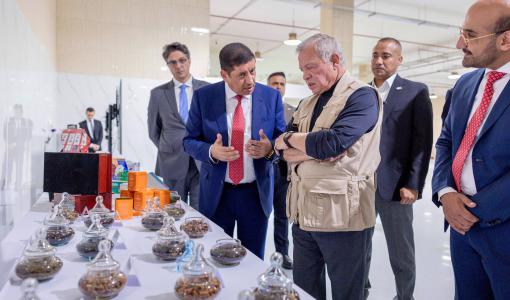 من زيارة الملك عبد الله الثاني لمصانع مجموعة الكبوس المنتجة للشاي والقهوة في الموقر 20/5/2025 | المصدر: الديوان الملكي الهاشمي