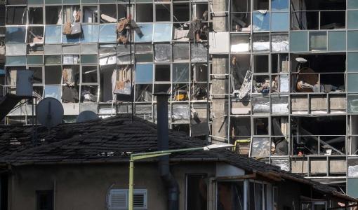 مبنى متضرر عقب ضربة إيرانية على رمات غان في "إسرائيل" 19/6/2025 | المصدر : رويترز