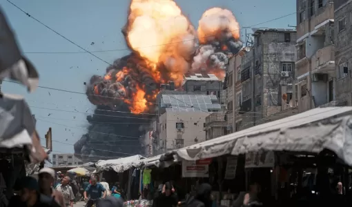 ألسنة اللهب وأعمدة الدخان تتصاعد من مبنى استهدفه الاحتلال في مدينة غزة ألسنة اللهب وأعمدة الدخان تتصاعد من مبنى استهدفه الاحتلال في مدينة غزة 1/6/2025 | المصدر: أسوشييتد برس