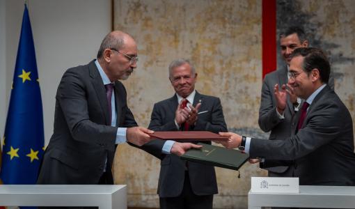 الملك عبد الله الثاني يشهد توقيع على إعلان مشترك حول الشراكة الاستراتيجية بين الأردن و إسبانيا - مدريد 5/6/2025 |المصدر: الديوان الملكي الهاشمي