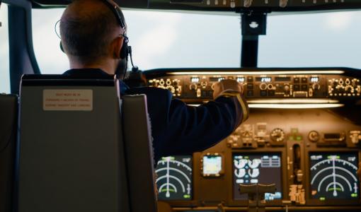 كابتن طيارة | تعبيرية freepik