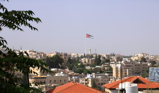 علم الأردن يرفرف في العاصمة عمان | المصدر: istockphoto