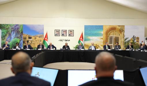 رئيس مجلس الوزراء وعدد من أعضاء المجلس خلال الجلسة في البلقاء 25/6/2025 | المصدر: مجلس الوزراء