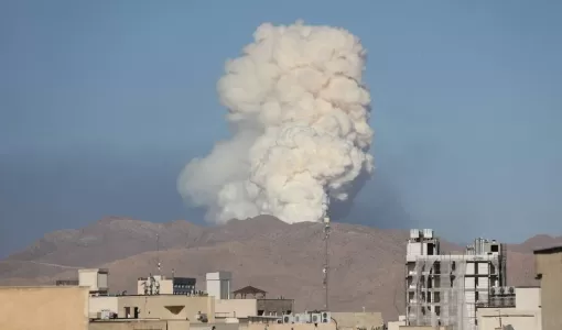 تصاعد الدخان عقب هجوم إسرائيلي على طهران | المصدر: رويترز