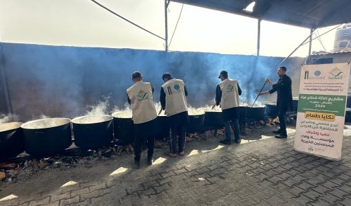 الهيئة الخيرية الهاشمية ولجنة المناصرة خلال حملة إطعام في غزة الهيئة الخيرية الهاشمية ولجنة المناصرة خلال حملة إطعام في غزة 2/7/2025 | المصدر: الهيئة الخيرية الهاشمية