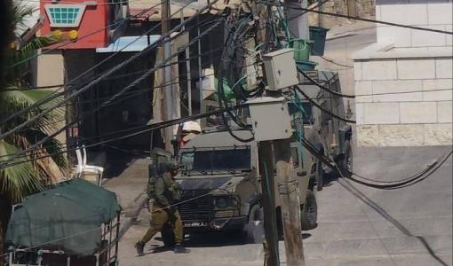 آليات الاحتلال تقتحم قرية مادما جنوب مدينة نابلس وتغلق المحال التجارية آليات الاحتلال تقتحم قرية مادما جنوب مدينة نابلس وتغلق المحال التجارية 13/7/2025 | المصدر: فلسطين بوست