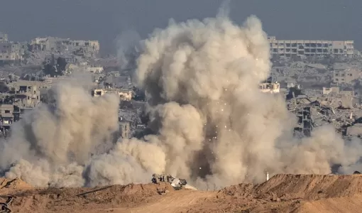 دخان يتصاعد إثر غارة شنها الاحتلال على قطاع غزة دخان يتصاعد إثر غارة شنها الاحتلال على قطاع غزة 6/7/2025 | المصدر: وكالة الأنباء الفرنسية