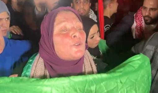 حنان البرغوثي عقب الإفراج عنها في صفقة تبادل الأسرى بين المقاومة والاحتلال 24/11/2023