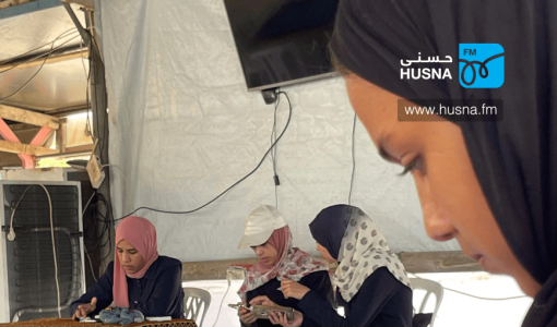 طالبات توجيهي في غزة خلال تقديم امتحان في أحد المقاهي طالبات توجيهي في غزة خلال تقديم امتحان في أحد المقاهي 7/9/2025 | حسنى