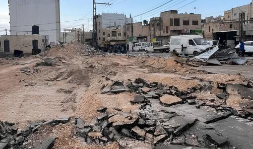آثار تجريف الاحتلال البنية التحتية عند مفرق تياسير وسط مدينة طوباس آثار تجريف الاحتلال البنية التحتية عند مفرق تياسير وسط مدينة طوباس 19/10/2025 | فلسطين بوست
