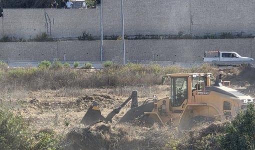 جرافات الاحتلال تجرف أراضي الفلسطينيين في منطقة بيت البركة شمال الخليل جرافات الاحتلال تجرف أراضي الفلسطينيين في منطقة بيت البركة شمال الخليل 20/10/2025 | فلسطين بوست