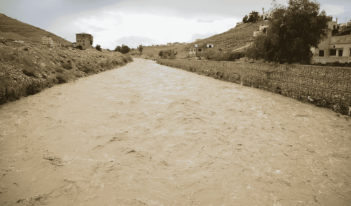 سيل الزرقاء | تعبيرية: حسنى