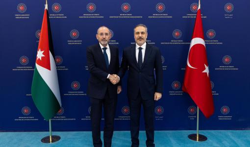 وزير الخارجية أيمن الصفدي ونظيره التركي هاكان فيدان خلال اجتماع سابق بمدينة أنقرة التركية | المصدر: وزارة الخارجية الأردنية