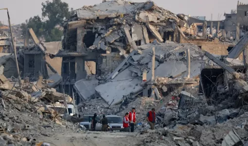 دمار يظهر في مدينة غزة بعد غارات الاحتلال المتكررة | رويترز