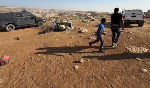 مستوطنون يحرقون الخيام وممتلكات الفلسطينيين في تجمع معازي جبع شمال شرق القدس المحتلة 9/11/2025 | العاصمة