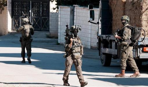 جنود من جيش الاحتلال مدججون بالأسلحة