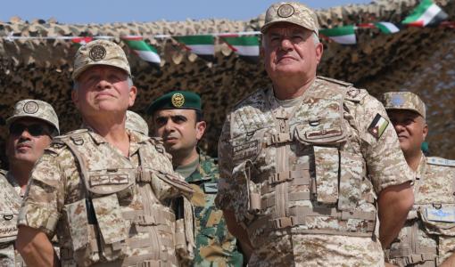 الملك عبدﷲ الثاني ورئيس هيئة الأركان المشتركة اللواء الركن يوسف الحنيطي | القوات المسلحة