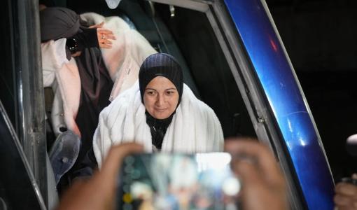 فلسطينيون قادمون عبر معبر رفح إلى قطاع غزة 2/2/2026 | أسوشييتد برس