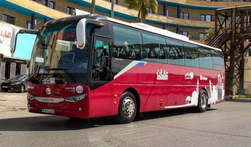 إحدى حافلات الباص سريع التردد من أمام مجمع المناصير قرب شارع الستين في السلط 14/3/2026 | أمانة عمان الكبرى