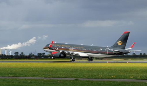 إحدى طائرات شركة الخطوط الجوية الملكية الأردنية | istockphoto