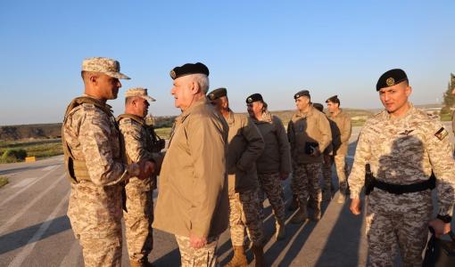 اللواء الركن الحنيطي خلال تفقده عددا من تشكيلات ووحدات المنطقة العسكرية الشمالية 9/3/2026 | القوات المسلحة