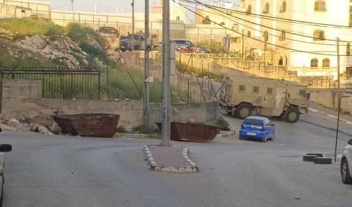 قوة من جيش الاحتلال تقتحم منطقة جبل جوهر جنوب الخليل وتعرقل حركة مرور الأهالي 26/4/2026 | فلسطين بوست