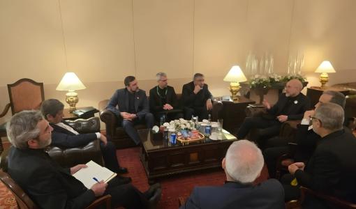 من اجتماع الوفد الإيراني على هامش محادثات باكستان