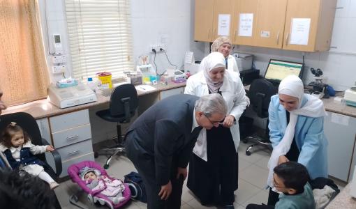 وزير الصحة إبراهيم البدور خلال جولة في مركز صحي الرشيد الشامل في لواء الرصيفة 9/4/2026 | وزارة الصحة