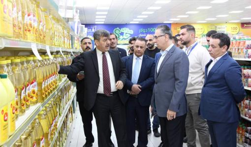 وزير الصناعة والتجارة والتموين يعرب القضاة خلال تفقده المؤسسة الاستهلاكية المدنية 6/4/2026 | وزارة الصناعة والتجارة