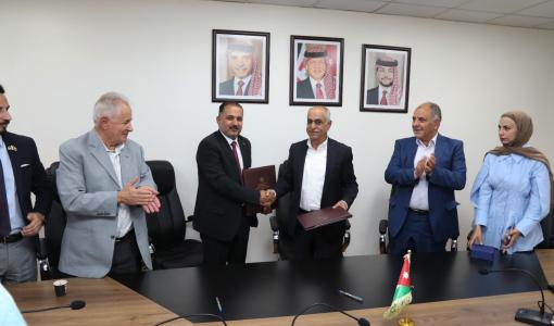 جانب من توقيع مذكرة تفاهم بين سلطة وادي الأردن ونقابة تجار ومنتجي المواد الزراعية 22/6/2026 | وزارة المياه والري
