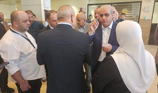 وزير الصحة إبراهيم البدور في مستشفى البشير