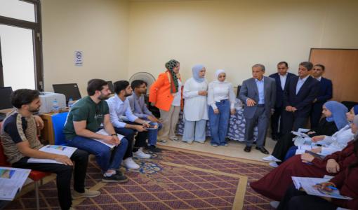 جانب من زيارة رئيس الوزراء جعفر حسان مركز شباب وشابات الرمثا 21/7/2026