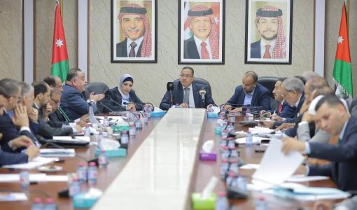 جانب من لقاء  اللجنة الإدارية النيابية مع أساتذة قانون لمناقشة مشروع قانون الإدارة المحلية 2026