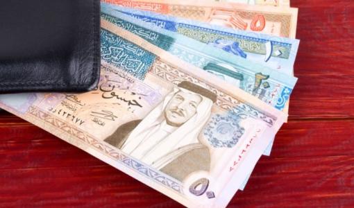 عملة أردنية من فئات مختلفة