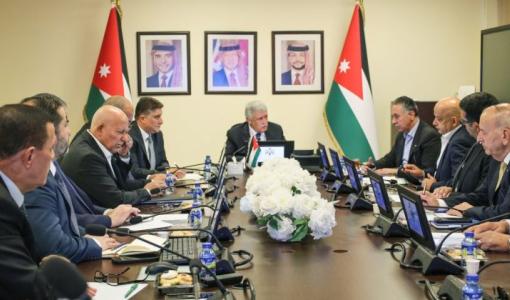 جانب من اجتماع لبحث تعزيز انسيابية البضائع عبر ميناء العقبة والمعابر الحدودية
