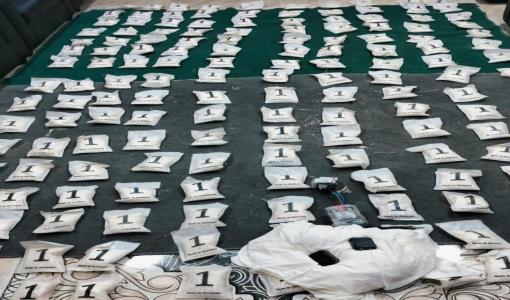 كمية من المخدرات تم ضبطها خلال محاولة تهريبها عبر بالونات على الواجهة العسكرية الشرقية
