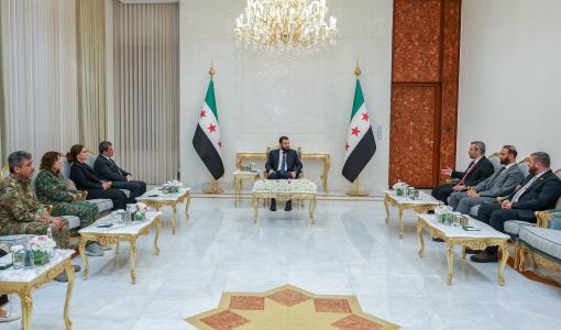 جانب من لقاء الرئيس السوري أحمد الشرع وقائد قوات قسد مظلوم عبدي في القصر الرئاسي بدمشق 25/8/2026 | الرئاسة السورية
