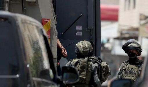 جنود الاحتلال يعتقلون شابا في الضفة | الأناضول