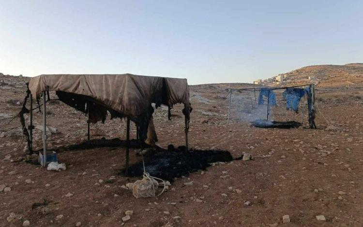 مستوطنون يحرقون خياما زراعية للأهالي شرق قرية الكرمل جنوب الخليل مستوطنون يحرقون خياما زراعية للأهالي شرق قرية الكرمل جنوب الخليل 21/10/2025 | فلسطين بوست